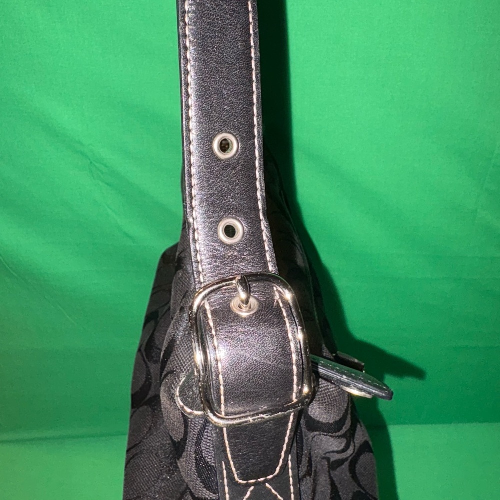 Vintage Coach Black mono Jacquard Signature shoulder bag - Picture 8 of 13